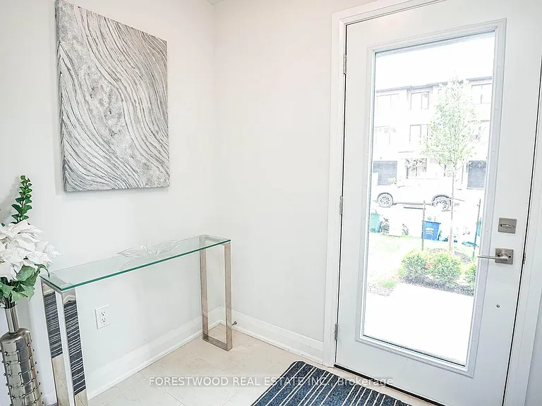 53 Humberstone Dr — Photo 6