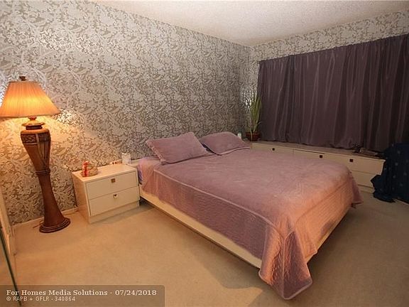 4th image of 3970 Oaks Clubhouse Dr APT 309