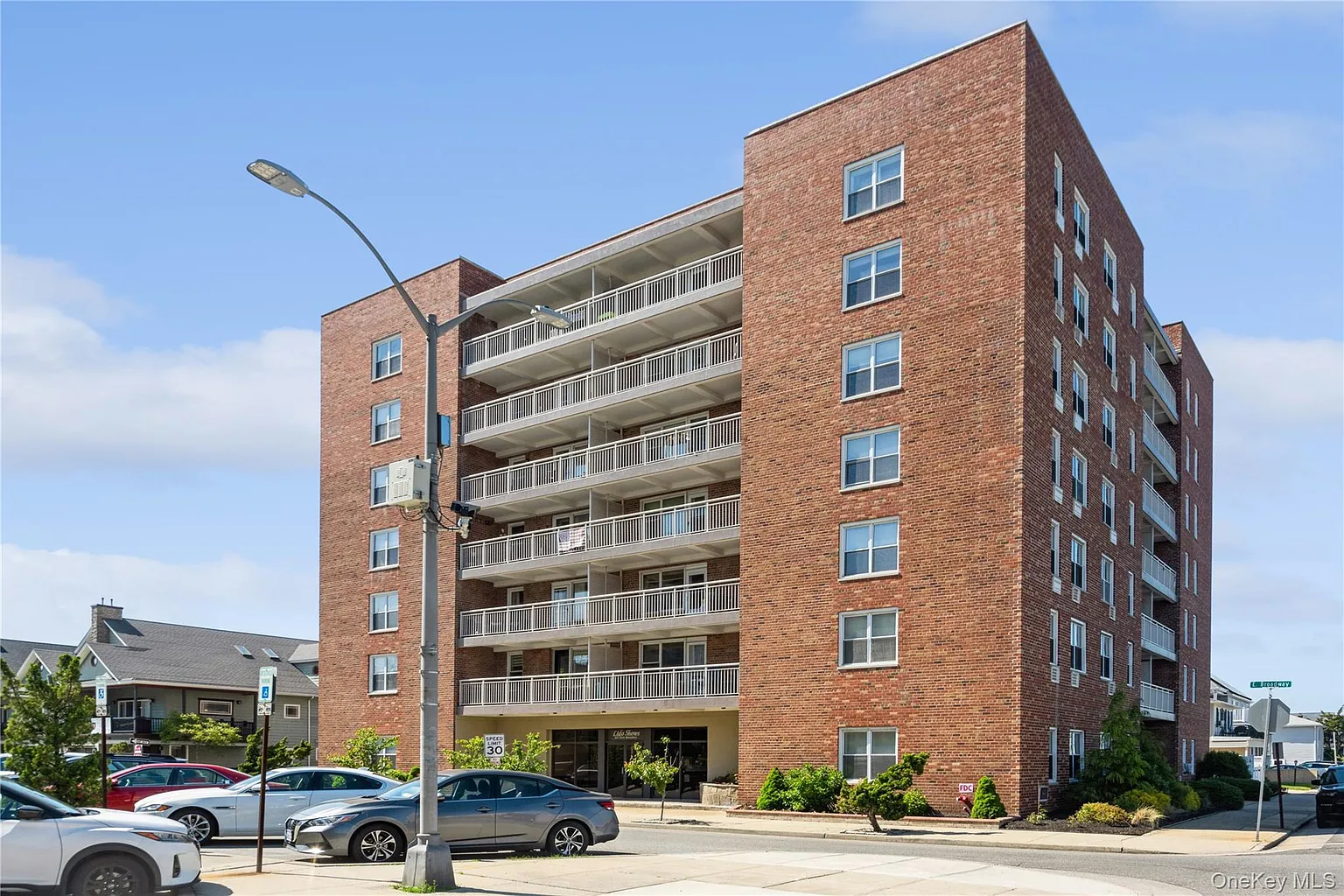 855 E Broadway #LD photo 1