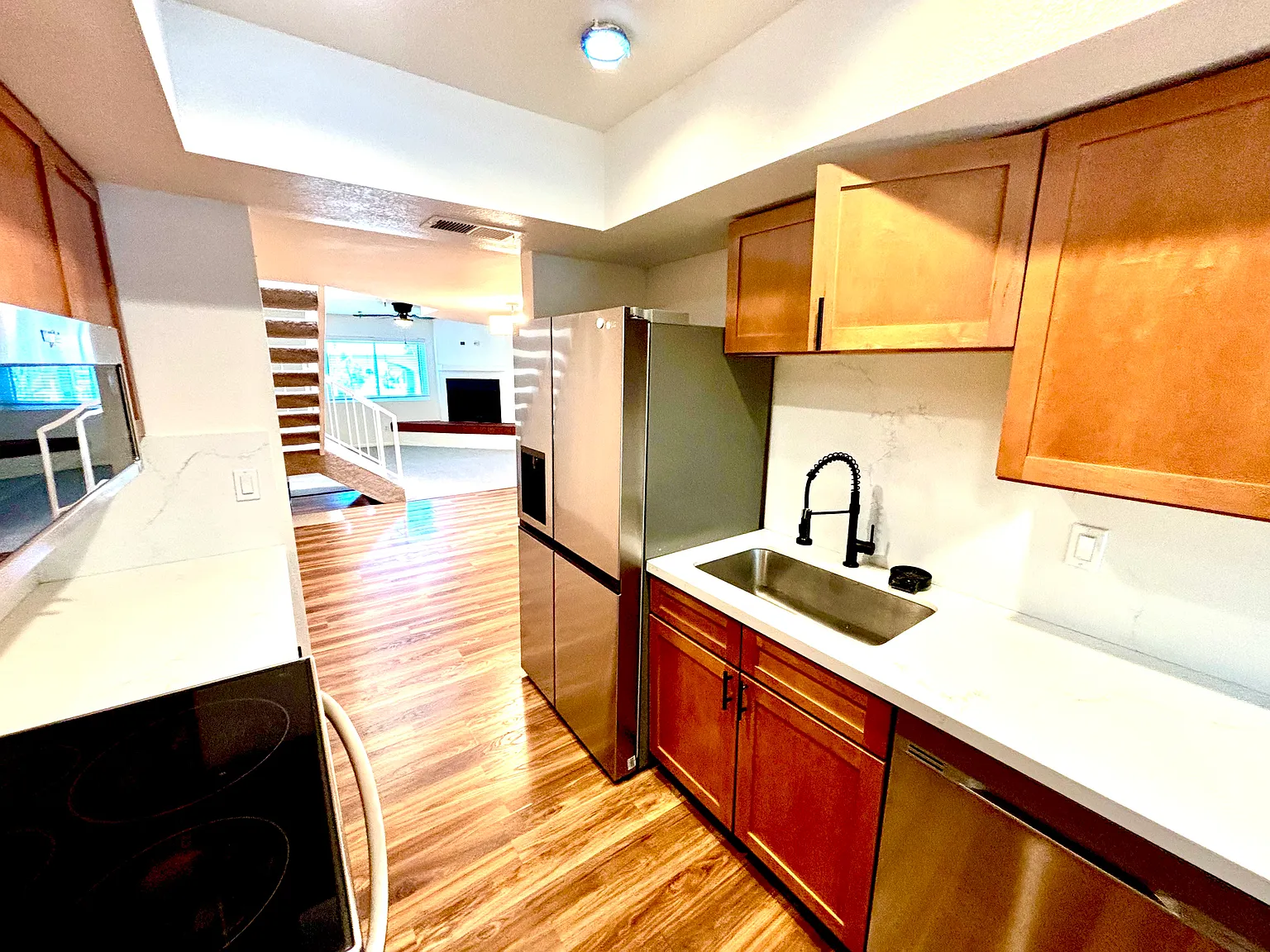 2 bed, 1372 sqft, $2,350 — Photo 4