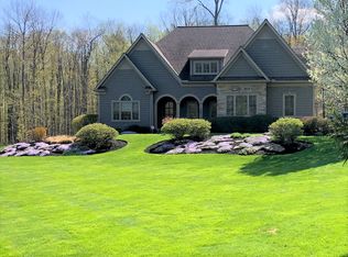 16277 Snyder Rd, Chagrin Falls, OH 44022