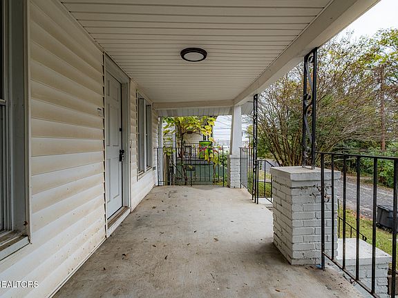 2nd image of 411 James Ave