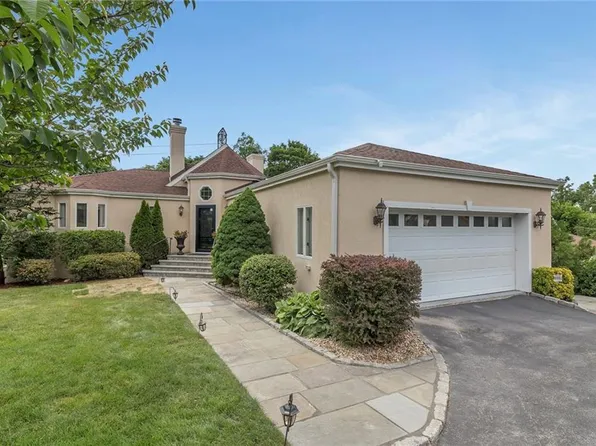 16 Knolltop Rd, Elmsford, NY 10523