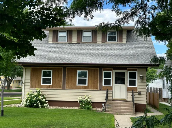 977 Wisconsin Ave SW, Huron, SD 57350