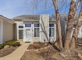 520 E Victoria Cir #520, North Aurora, IL 60542