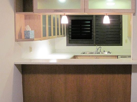 Kitchen: Accent lighting and pass through