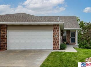 629 Carlton Dr, Lincoln, NE 68512