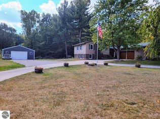 4575 W Jackson Rd, Alma, MI 48801