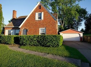 1911 N Grandview Ave, Dubuque, IA 52001