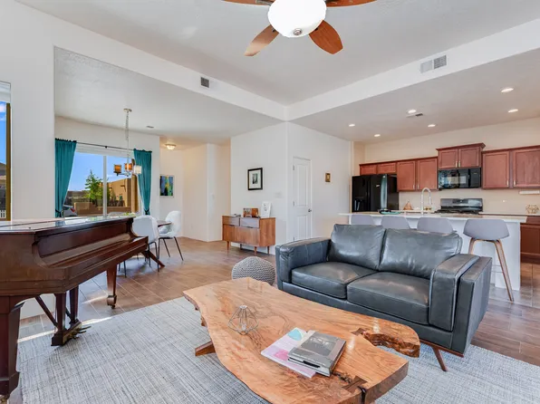 33 Craftsman Rd, Santa Fe, NM 87508