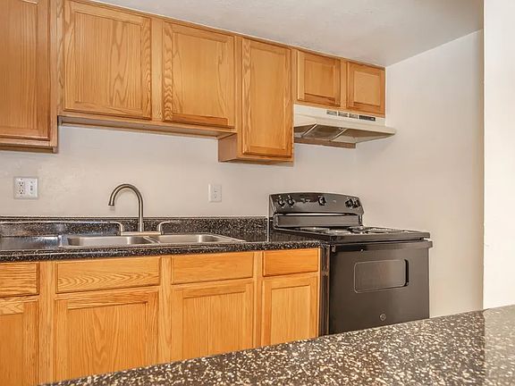 2nd image of 1641 N Kadota Ave #38b6dd679