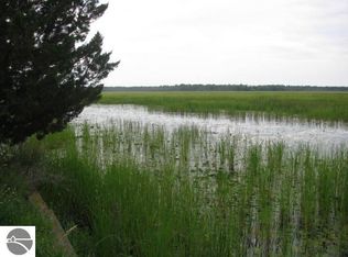 329 Lakewood Dr, East Tawas, MI 48730