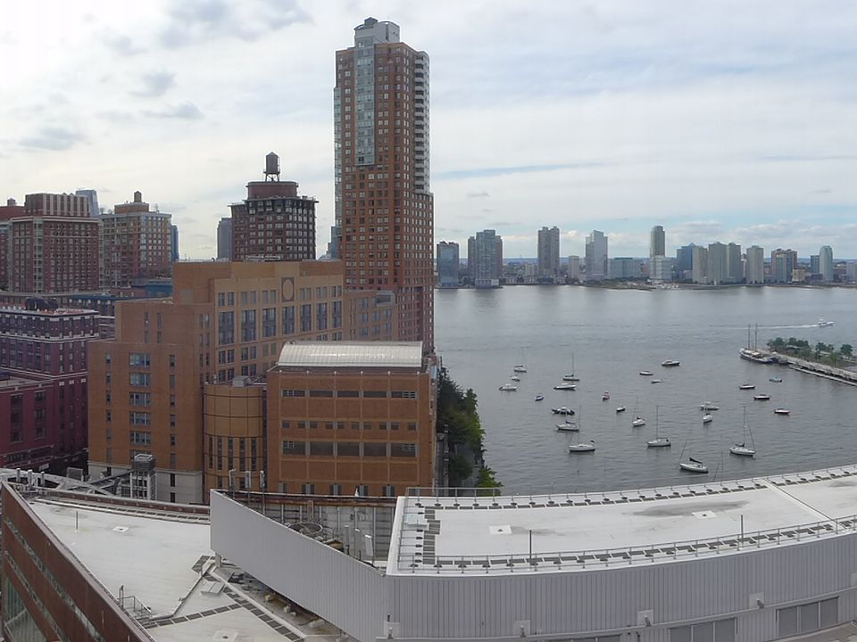 1st image of 310 Greenwich St APT 20J