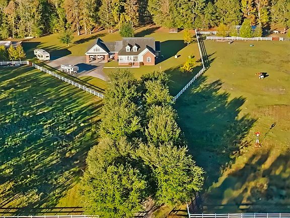 5th image of 1555 Big Swamp Rd.