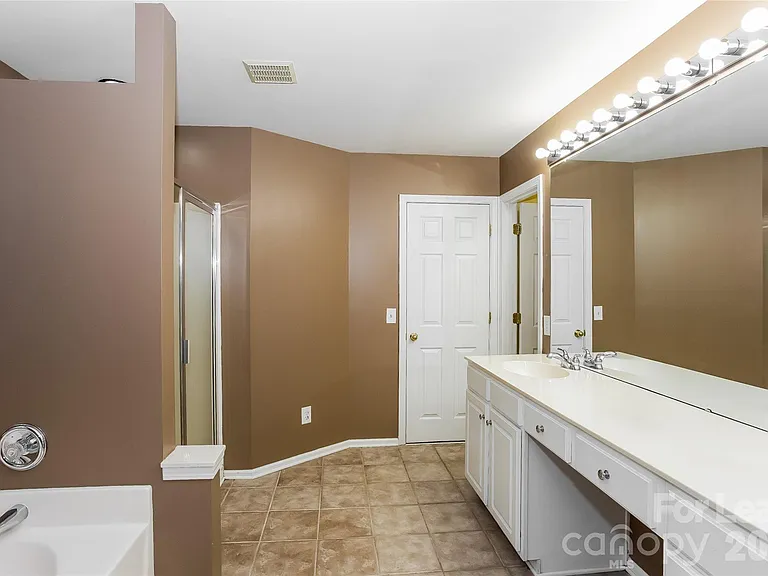 10313 Scotch Pine Cir — Photo 9