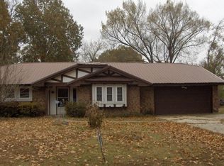 205 Robinson Rd, Hope, AR 71801