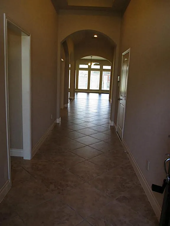 4 bed, 3.0 bath, 2520 sqft, $3,250 — Photo 3