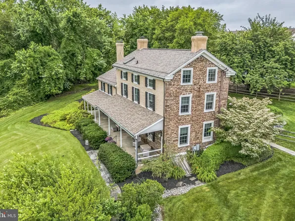 250 Cambridge Pl, Chalfont, PA 18914