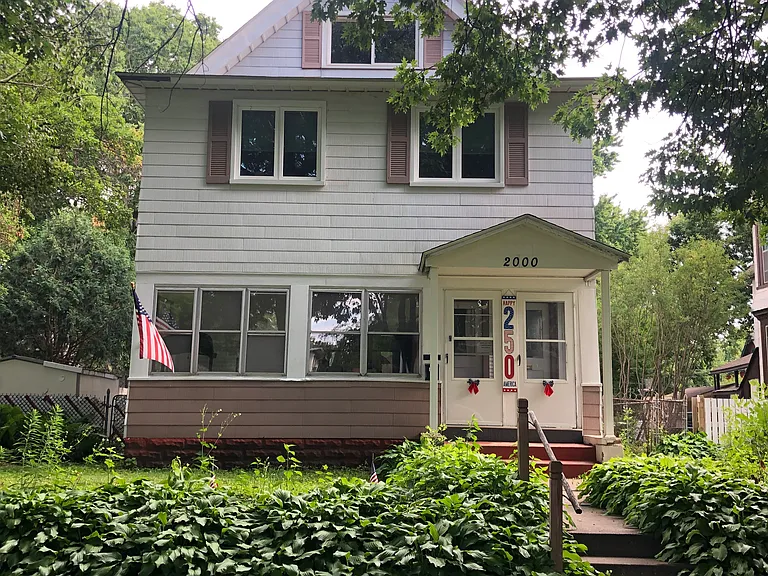 2000 Carroll Ave — Photo 1