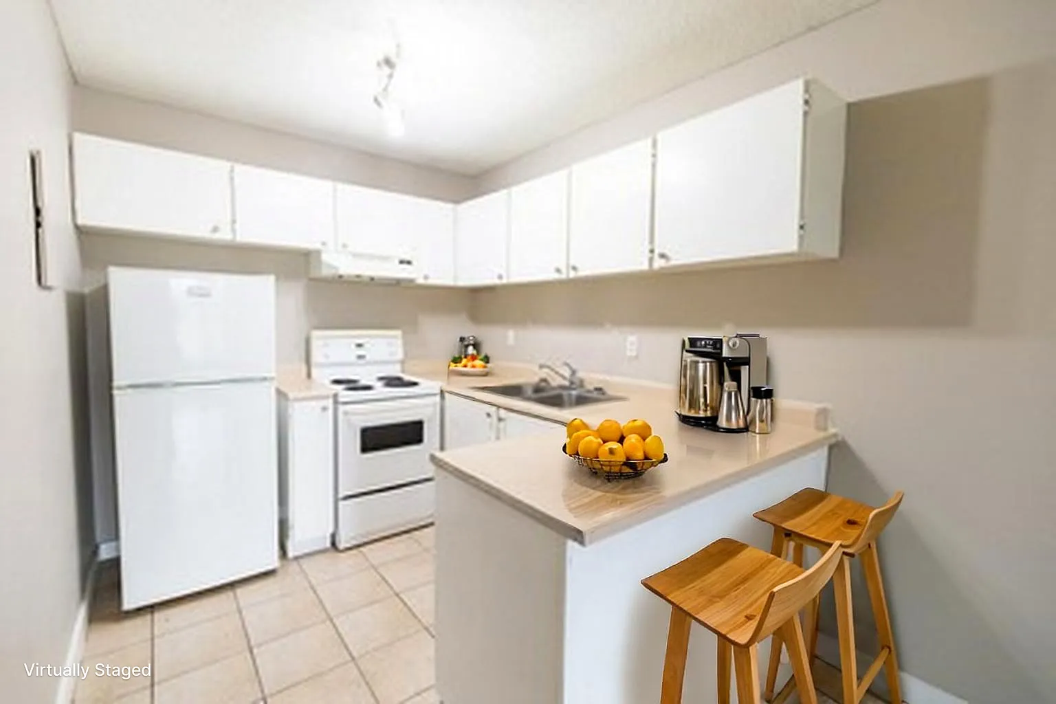 Anna Court Apartments — Photo 2