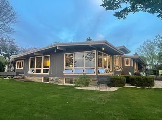 1416 Hiawatha Dr, Beaver Dam, WI 53916