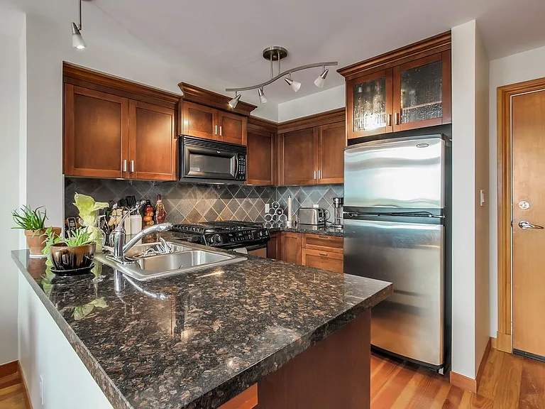 7 Rialto Ct #513 — Photo 3