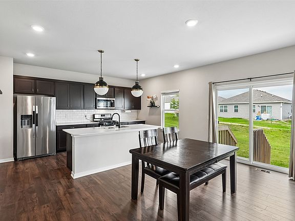 4th image of 3890 Fieldstone Dr