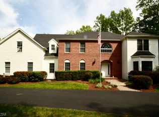 1 Wisteria Rd, Lafayette, NJ 07848