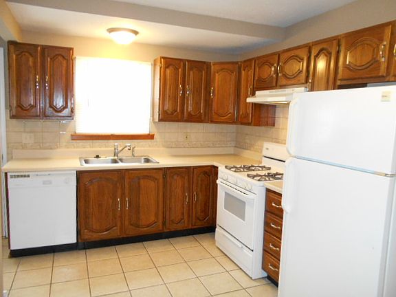5th image of 2555 Grants Pkwy