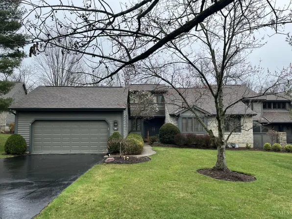 26 Woodcreek Dr, Cincinnati, OH 45241
