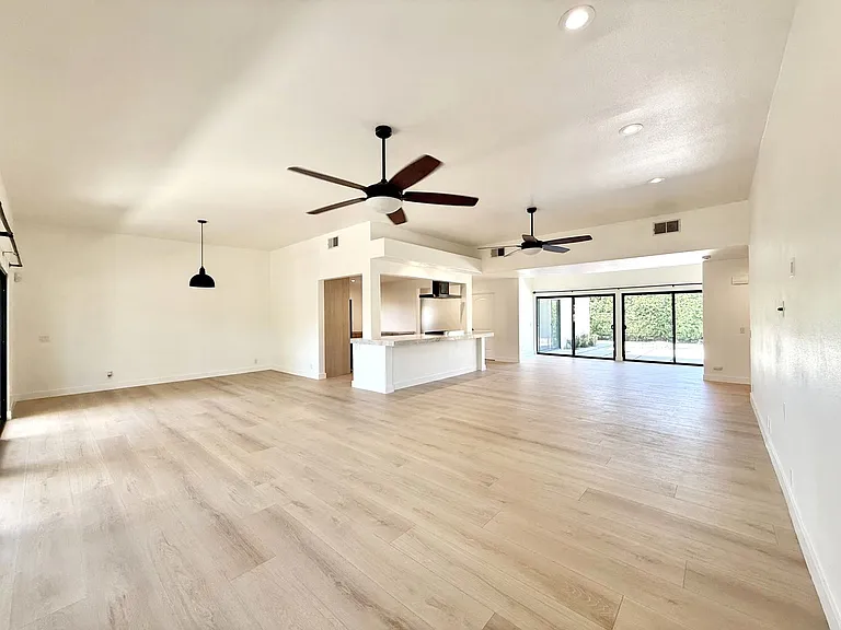 42755 Santiago Pl — Photo 8