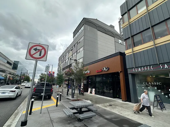 534 6th St #505, New Westminster, BC V3L 5K7