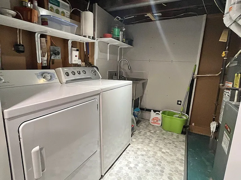960 Briar Hill Ave #BASEMENT — Photo 13