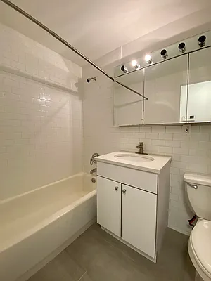 Rented by Avenues Real Estate | media 19