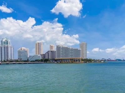 1200 Brickell Bay Dr APT 3617, Miami, FL, 33131