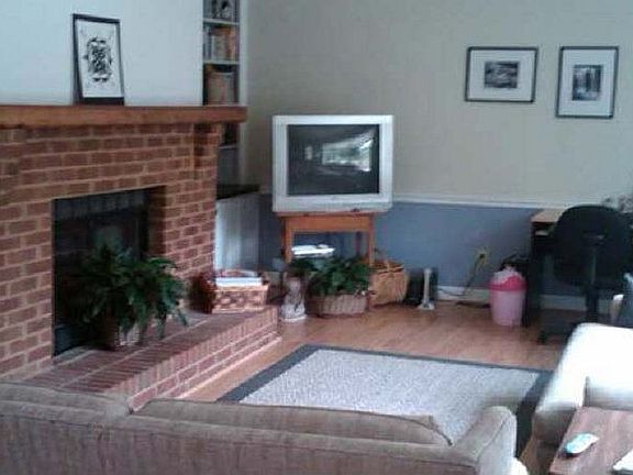 4th image of 1681 Hickory Lake Dr