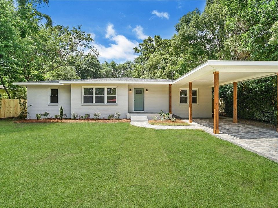 1st image of 2115 Parkwood Dr