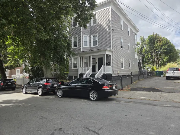 24 Flint St, Lynn, MA 01905