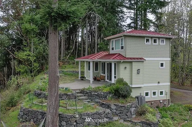 1 bed, 2.5 bath, 2170 sqft, $2,950 — Photo 2