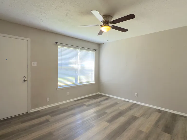 1905 W Morton St #20 — Photo 14