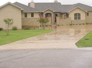 3140 Double Eagle Dr, Kerrville, TX 78028