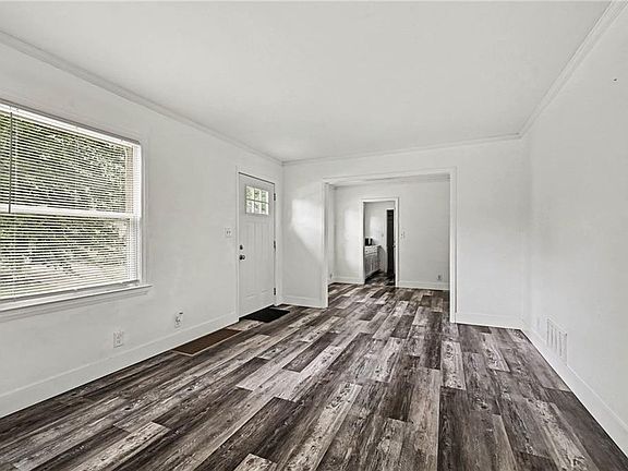 4th image of 4013 Valley Way