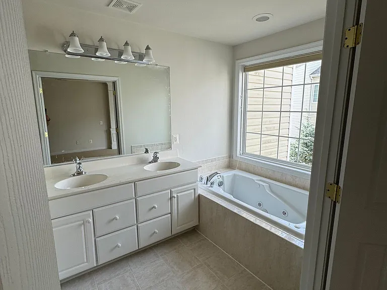 5266 Jule Star Dr — Photo 7
