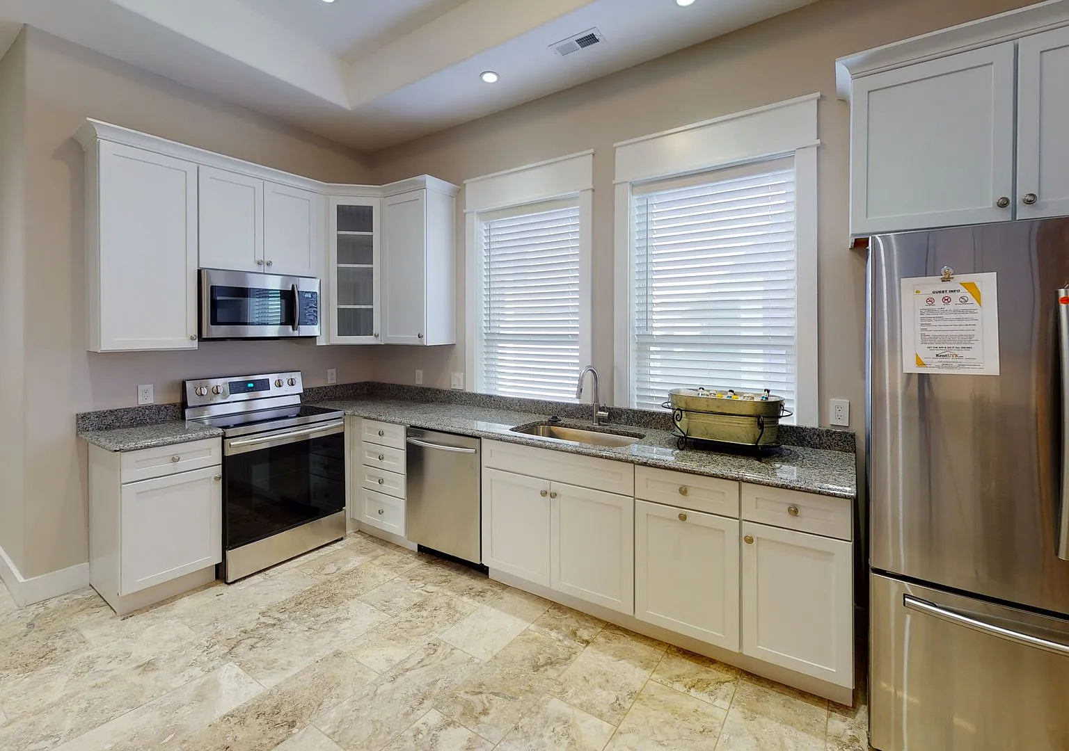 Waitlist for Aug2027Jul2028 Now Open! |4BR/2BA Fort Sanders Rental | Off-Campus Housing Near UTK — Photo 3