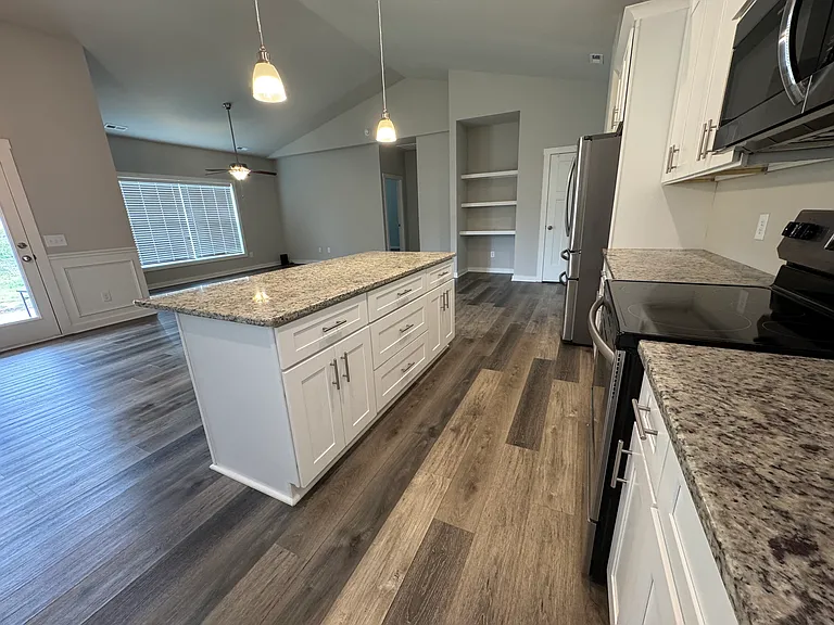308 N Point Cir — Photo 26