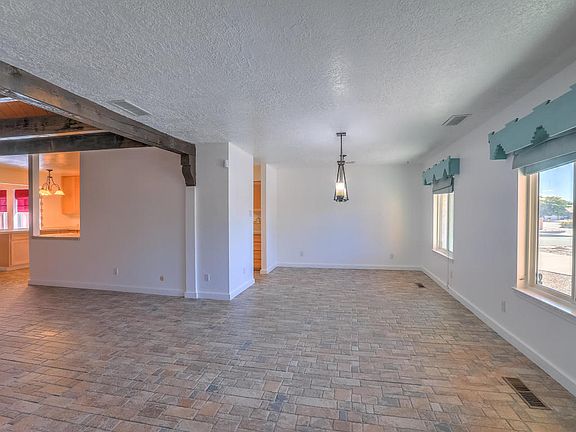 3rd image of 5900 Avenida Arturo NW