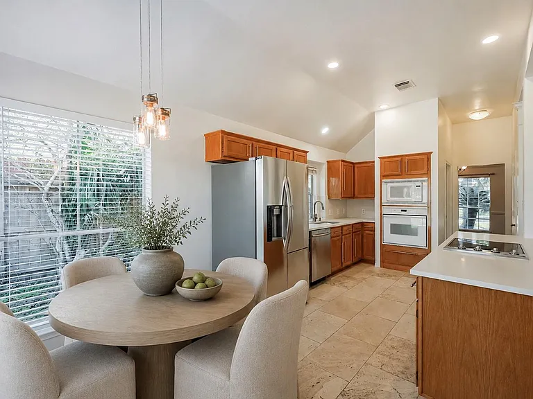 1714 Bumelia Ct — Photo 12