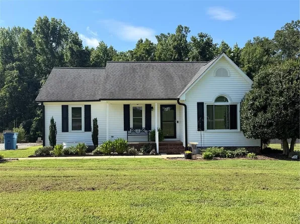 3620 Westmeadow Ln, Elon, NC 27244