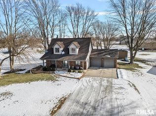12162 Cotton Hill Rd, Pawnee, IL 62558