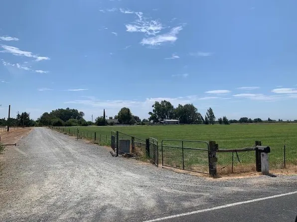30672 Grooms Rd, Oakdale, CA 95361